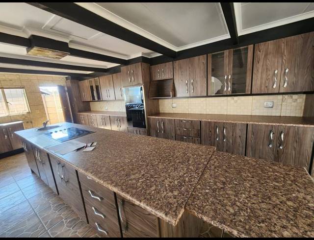 3 BEDROOM HOUSE FOR SALE IN ALBERTSDAL